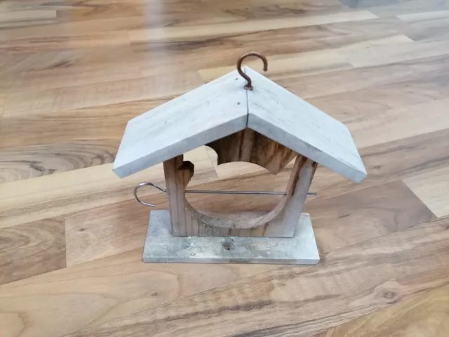Vogelfutterhäuschen / Vogelfutterspender zum Aufhängen ca. 17 cm x 18 cm