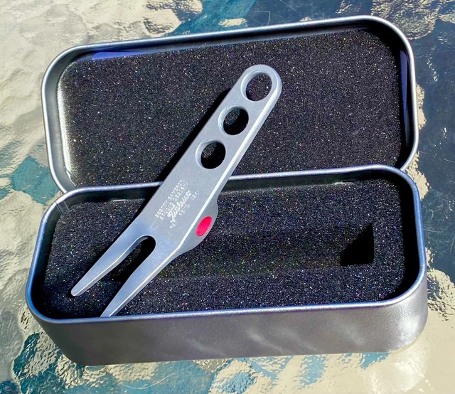 Scotty Cameron ALUMINUM PIVOT Divot Tool with TIN STORAGE CASE “PINK”  Brand New
