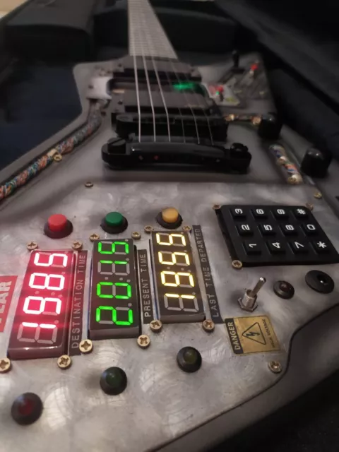 Guitarra eléctrica DELOREAN ✦ Back to the Future ✦ ➤ Explorer Custom Shop