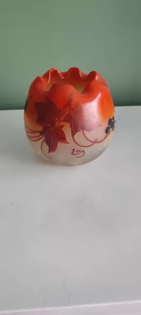 Magnifique vase boule signé Legras