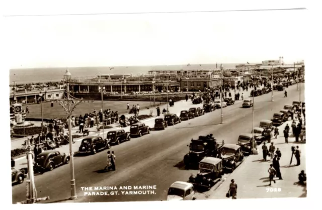 NORFOLK - MARINA & MARINE PARADE, GREAT YARMOUTH Real Photo Postcard