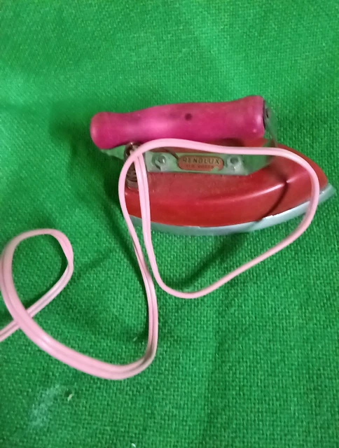 Ancien petit fer a repasser poupee jouet week-end fabrication p.f.b 110v 85w - Collection