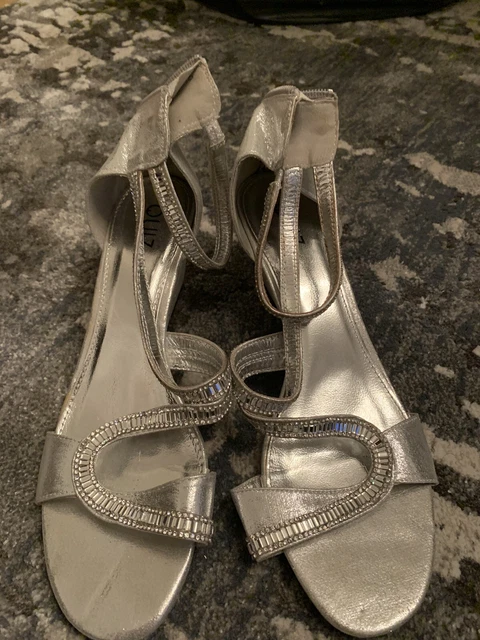 Quiz on sale silver wedges