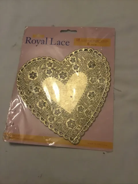 Royal lace 18 gold foil heartdollies 6”