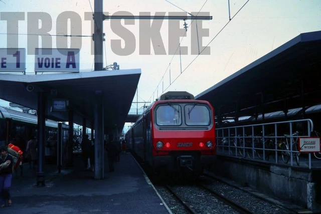35mm Slide SNCF French Railways Electric EMU Railcar Bordeaux 1982 Original
