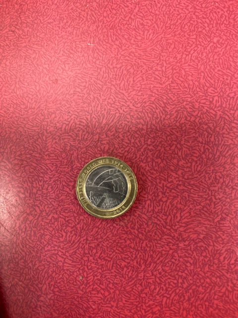 £2 Coin  First World War Army Shoulder To Shoulder PALS 2016 Circulated 