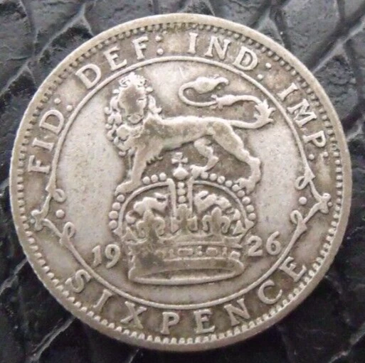 1926 GEORGE V SILVER SIXPENCE  ( 50% Silver )  British 6d Coin.   523