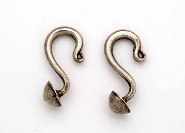 Antique tribal hook-shaped silver earrings from Golden Triangle 1920's 2