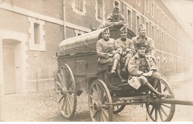 Militaria  Ao#Al000857  Photo De Militaires Sur Une Charette Militaire