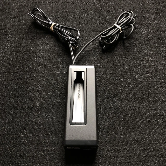 Cargador adaptador de CA Panasonic PV-A23 para videocámara OmniMovie PV-704 PV-610D