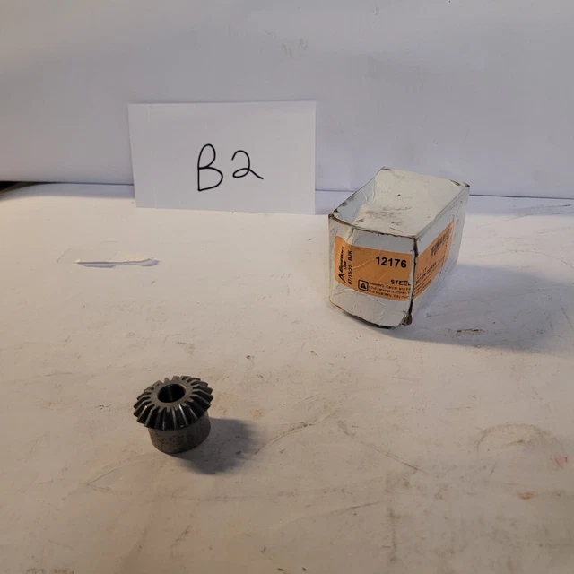 NEW BOSTON GEAR L111Y 12176 / STEEL MITER GEAR (Ships Free)