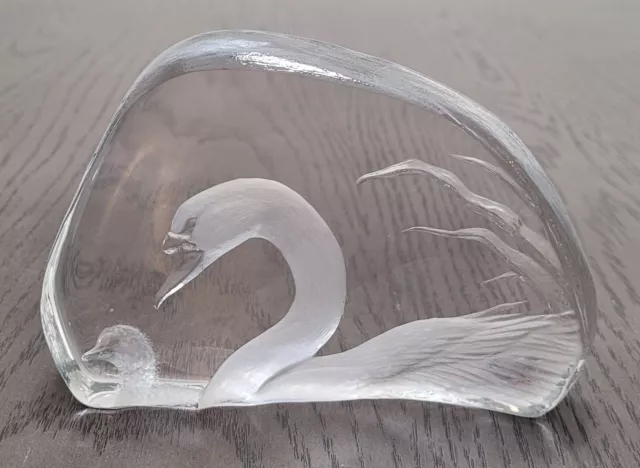 Mats Jonasson Signed Swedish Art Glass Crystal Paperweight Swans in Reeds