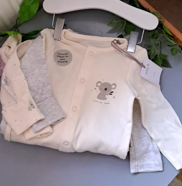 Baby Junge Mädchen Unisex 0-3 Monate neu mit Etikett TU superweicher Schlafanzug Set