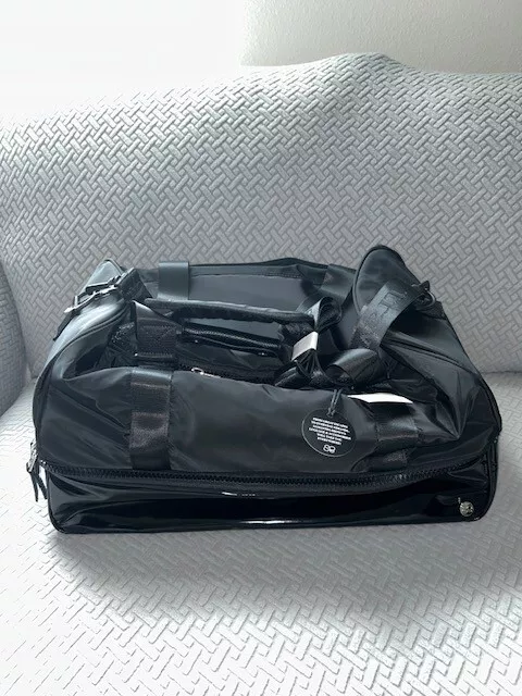 Samantha Brown TO-GO Polyester COATED Bottom Weekender  BLACK Nwt 3