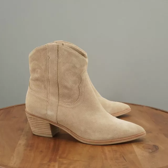 Dolce Vita Womens Solow Western Boots Beige Suede Stacked Heel Size 9