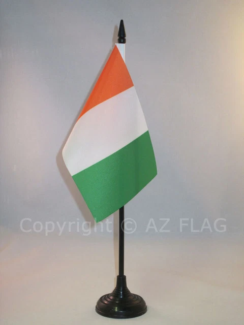Drapeau De Table Côte D'Ivoire 10 X 15 Cm - Polyester Avec Armoiries - Socle Et Mât Plastique Noir - Hauteur 30 Cm - 4
