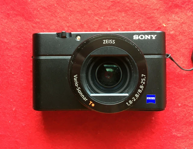 Sony Cyber-shot DSC-RX100M4 20.1MP Fotocamera Digitale Compatta - Nera