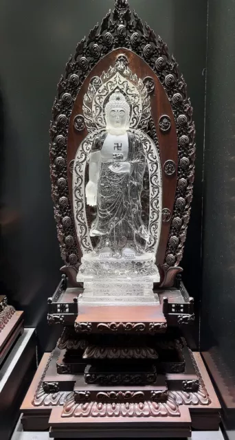 Chinese Exquisite Handmade Buddha Carving Natural Crystal Statue