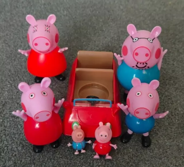 Peppa Pig Bundle - Car and 6 Figures | Peppa, George, Mummy & Daddy Pig | TV sho