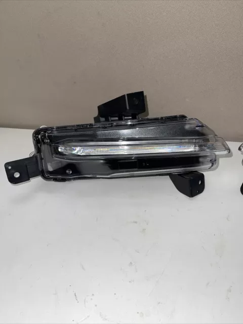 19-21 OEM Chevy Camaro SS Daytime Running Fog Lamp light 84495536 84495535 2