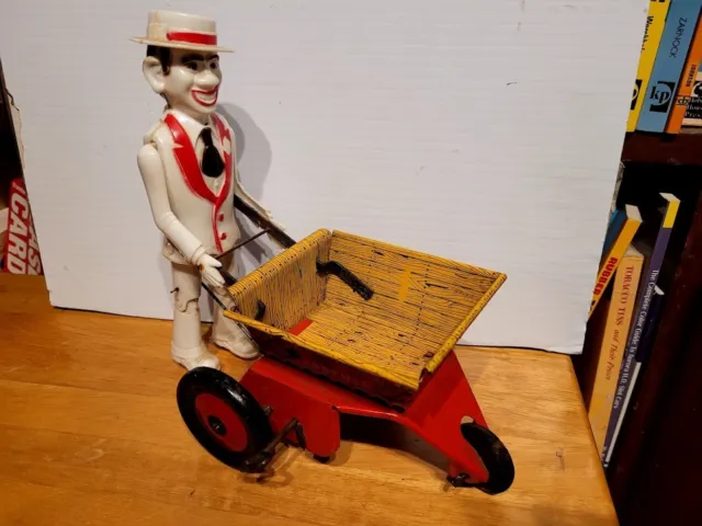 VERY NICE VINTAGE 1940's MARX TIN WIND UP SAM the GARDENER 3