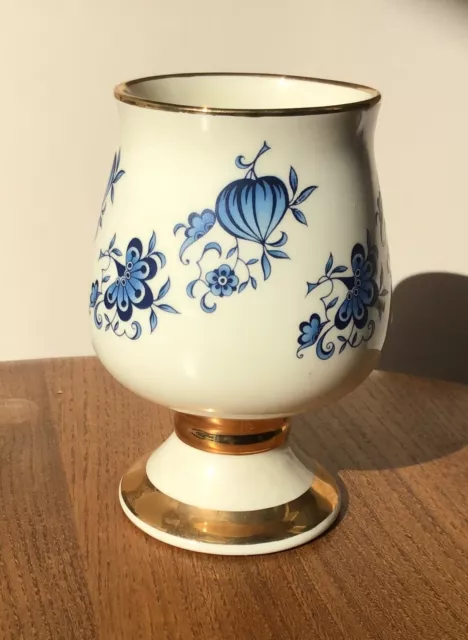 Prinknash Pottery Gloucester  Blue & White Goblet Vase with Gilt Detail 12cm H