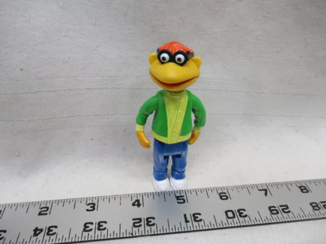VTG 1978 Fisher Price MUPPET SHOW Stick Puppet Figure Scooter Skeeter yellow guy