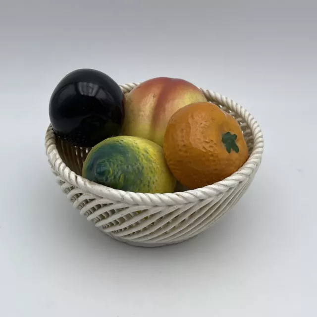 CORBEILLE de FRUITS  Trompe l'Oeil en FAIENCE - Style BARBOTINE