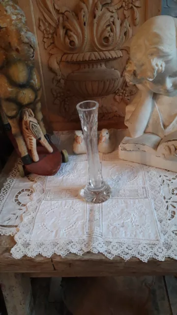 Ancien XXème vase, soliflore en verre ou cristal taillé