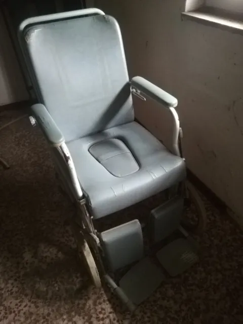 sedia comoda wc anziani con ruote usata