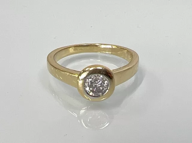 Massiver Solitär-Ring aus 585er Gelbgold 14 Karat mit Brillant Diamant 0,45 ct.