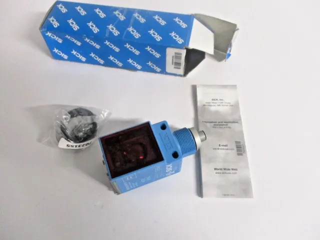 NEW IN BOX Sick Photoelectric Sensor WS2000-B4100    LN0642