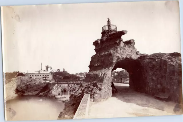 France, Biarritz, Rocher de la Vierge, vintage albumen print, ca.1880 Tirage vin