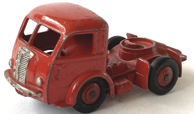 Miniature Isuzu Vehicross 1977 Rouge échelle 1/43 - Modèle Die-cast En Boîte écran