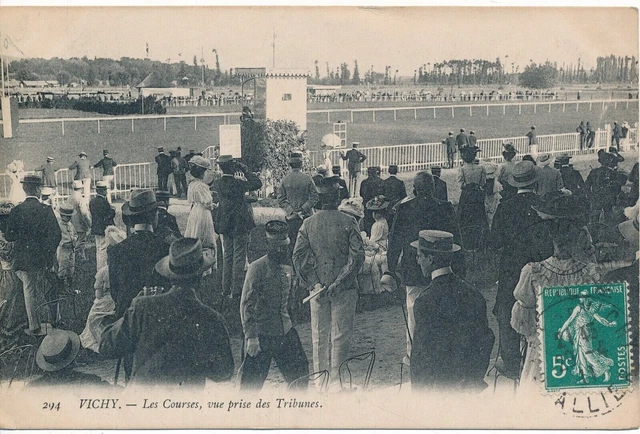 [CPA374] France, Vichy -Les Courses, vue prise des Tribunes- very nice postcard