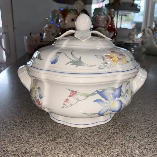 Villeroy & Boch Riviera Luxembourg Lidded Tureen/Vegetable Serving Bowl Floral