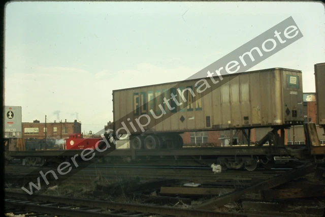 Orig. Slide Penn Central PC Flexi-Van Piggy Back Trailer 21st St. Chicago 4-74