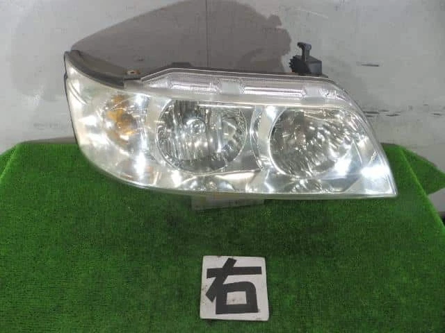 NISSAN Laurel 2000 GF-GC35 Right Headlight 260108L526 [Used] [PA113057760]