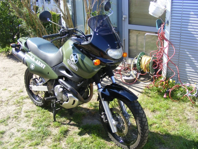 Motorrad  Suzuki XF 650 freewind abgemeldet 4/2023