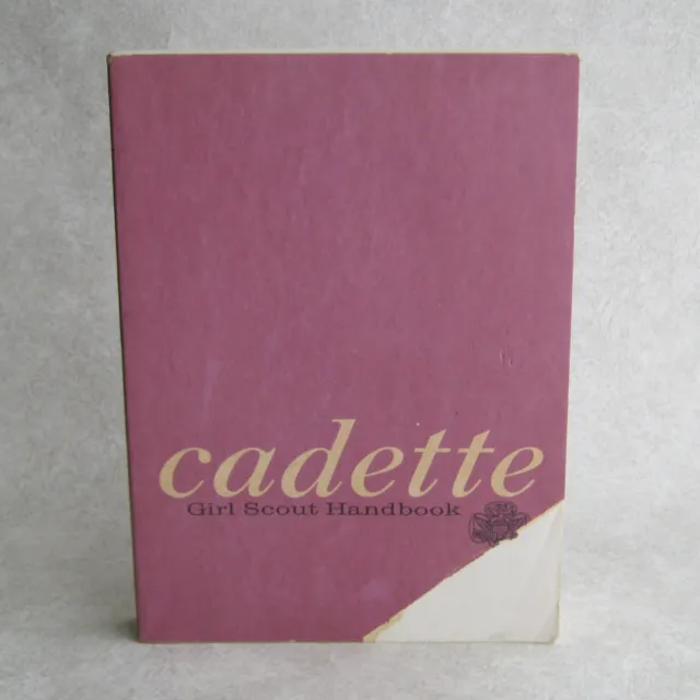 Cadette Girl Scout Handbook Vintage 1968 Paperback 8th Impression of America