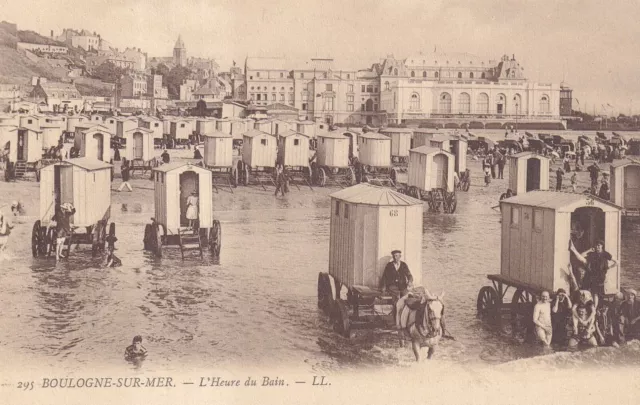 Antique postcard BOULOGNE-SUR-MER la beach baths trailers 295 LL