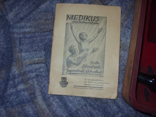 antiker Medizinkoffer Medikus Hochfrequenz Strahlapparat Jena  Gegründet 1927 4