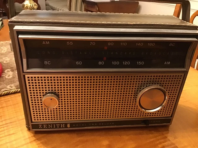 Vintage Zenith Royal 755 Deluxe, Transistor Radio, AM Vintage Zenith Royal 755 Deluxe, Transistor Radio, AM