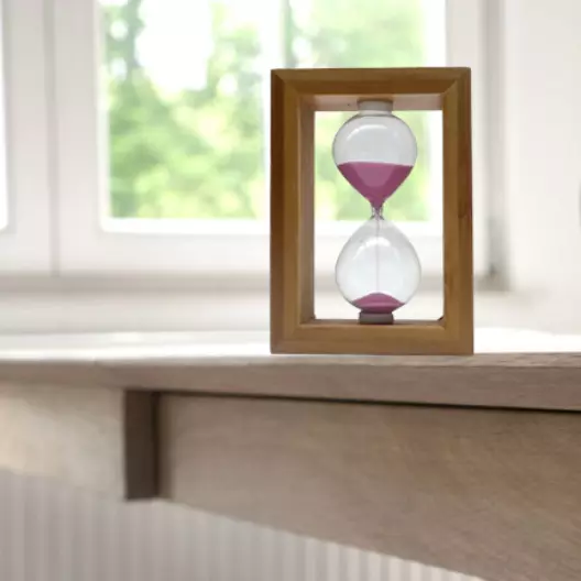 Bomboniera clessidra vetro con sabbia rosa legno 2 minuti idea regalo da festa 2