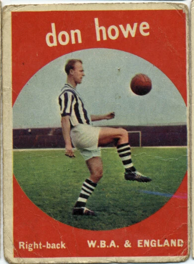 A&BC FOOTBALLERS GUM CARD - BLACK BACK 1ST SERIES 1960 - DON HOWE No.26
