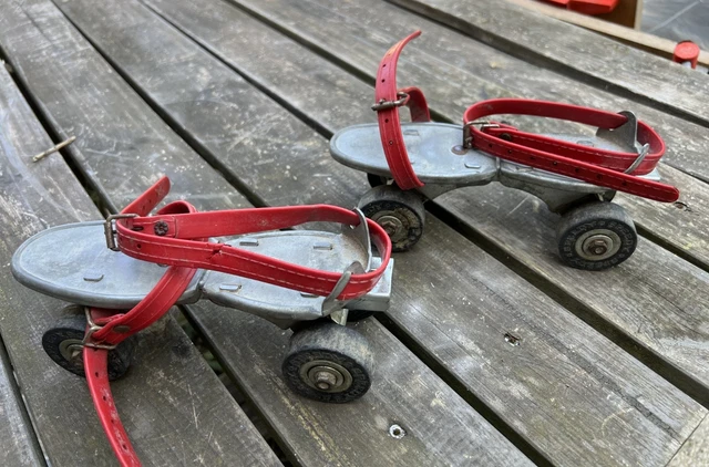 Patins à Roulettes Quad Rétro – 8 Roues – Roller Vintage Pro Universal – Occasion