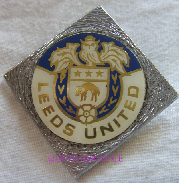 Badge émaillé Leeds United FC – Pin’s Football Club – Supporters – Collection