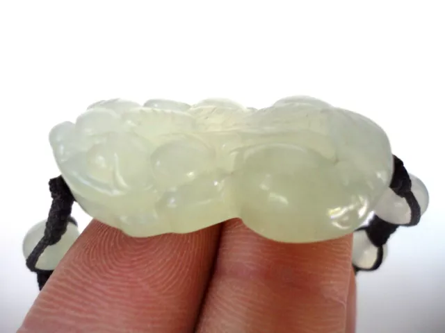 Chinese Natural Jade Hand Carved Pi Xiu beast Hand Catenary Decorated Collection