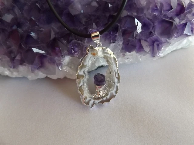 versilberter Achat Anhänger mit Amethyst Kristall und Lederband Geode Druse 02