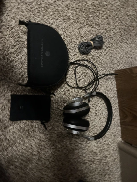 Master & Dynamic MW60 over-the-ear headphones. Master & Dynamic MW60 over-the-ear headphones.